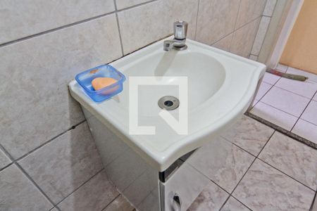 Lavabo de casa de condomínio para alugar com 2 quartos, 80m² em Jardim Santa Monica, São Paulo