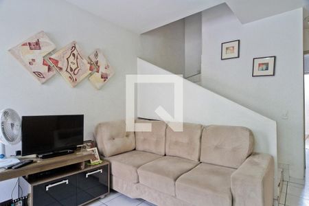 Sala de casa de condomínio para alugar com 2 quartos, 80m² em Jardim Santa Monica, São Paulo