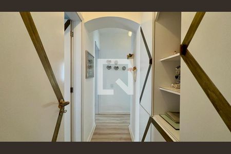 Corredor de apartamento à venda com 3 quartos, 105m² em Jardim Paulista, São Paulo