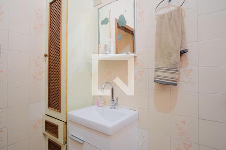 Banheiro Social de casa para alugar com 3 quartos, 220m² em Vila Carrão, São Paulo