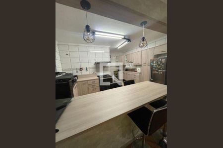 Casa à venda com 4 quartos, 215m² em Jardim Las Vegas, Santo André