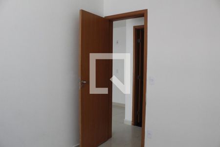 Quarto 1 de apartamento para alugar com 2 quartos, 48m² em Taquara, Rio de Janeiro