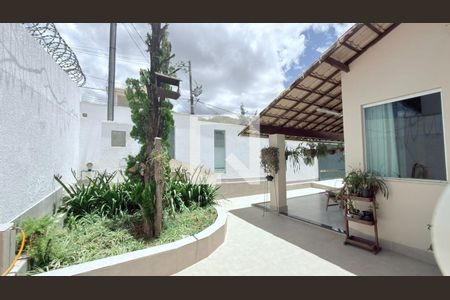 Jardim  de casa à venda com 3 quartos, 600m² em Várzea, Lagoa Santa