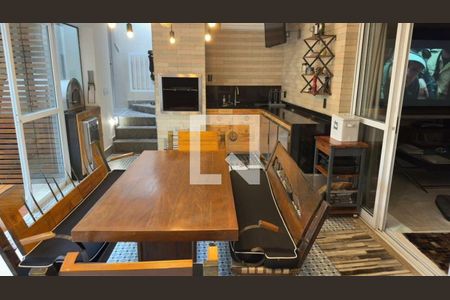 Casa de Condomínio à venda com 4 quartos, 420m² em Jardim Leonor, São Paulo