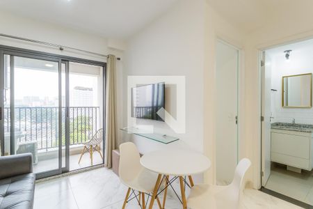 Sala/Cozinha de apartamento para alugar com 1 quarto, 29m² em Indianópolis, São Paulo