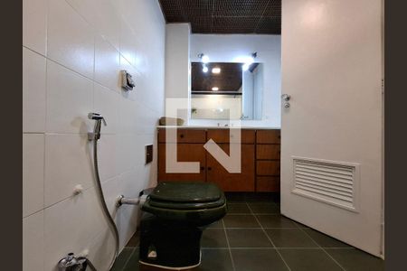 Banheiro de apartamento para alugar com 2 quartos, 77m² em Flamengo, Rio de Janeiro