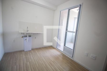 Sala/Cozinha de apartamento para alugar com 2 quartos, 32m² em Vila Plana, São Paulo