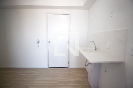 Sala/Cozinha de apartamento para alugar com 2 quartos, 32m² em Vila Plana, São Paulo
