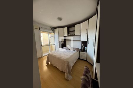 Suíte de apartamento à venda com 3 quartos, 88m² em Vila Ipiranga, Porto Alegre