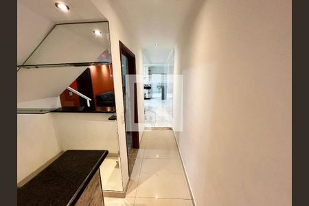 Corredor de casa para alugar com 3 quartos, 150m² em Parque Nações Unidas, São Paulo