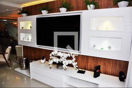 Sala de casa para alugar com 3 quartos, 241m² em Jardim Regina, São Paulo