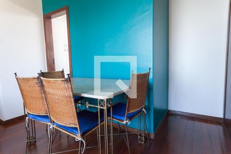 Sala de apartamento para alugar com 3 quartos, 75m² em Sion, Belo Horizonte