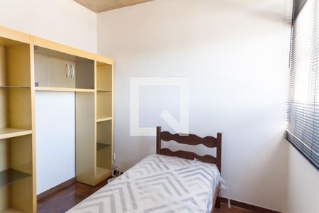 Quarto de apartamento para alugar com 3 quartos, 75m² em Sion, Belo Horizonte