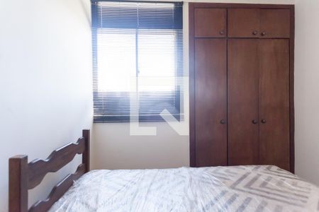 Quarto de apartamento para alugar com 3 quartos, 75m² em Sion, Belo Horizonte