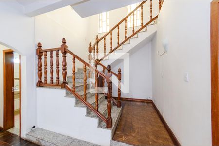 Escada de casa à venda com 5 quartos, 345m² em Coração Eucarístico, Belo Horizonte