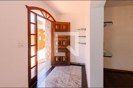 Sala de casa à venda com 5 quartos, 345m² em Coração Eucarístico, Belo Horizonte