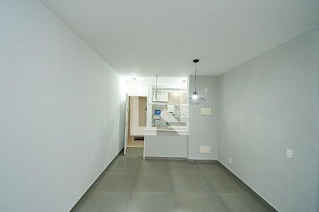 Sala de apartamento para alugar com 3 quartos, 60m² em Jardim Guairaca, São Paulo