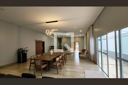 Sala de casa à venda com 3 quartos, 600m² em Medeiros, Jundiaí
