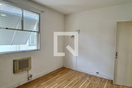 Quarto 1 de apartamento para alugar com 2 quartos, 87m² em Embaré, Santos