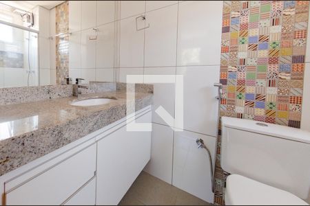 Banheiro suíte 1 de apartamento à venda com 2 quartos, 72m² em Jardim America, Belo Horizonte