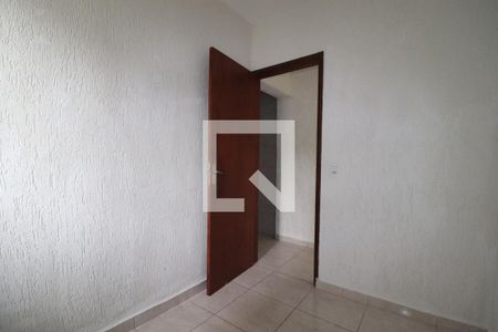 Quarto 2 de casa para alugar com 2 quartos, 45m² em Vila Palmares, Santo André