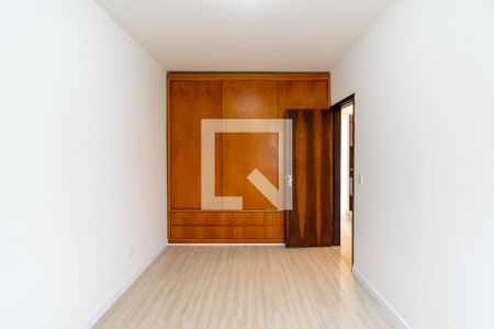 Quarto 1 de apartamento para alugar com 2 quartos, 70m² em Vila Alexandria, São Paulo