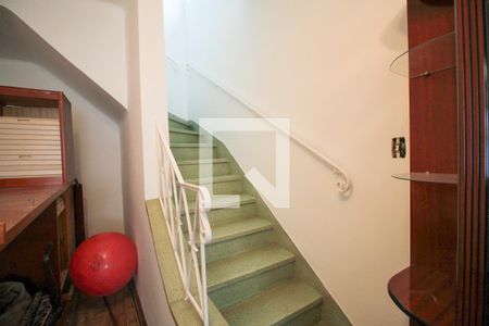 Escada de casa para alugar com 2 quartos, 160m² em Belenzinho, São Paulo