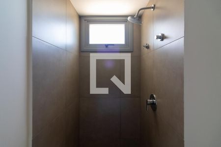 Banheiro de kitnet/studio para alugar com 1 quarto, 20m² em Indianópolis, São Paulo