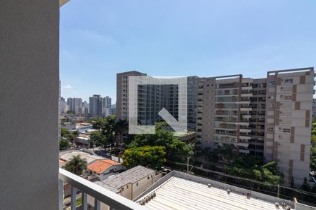 Varanda de kitnet/studio para alugar com 1 quarto, 20m² em Indianópolis, São Paulo