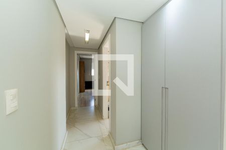 Corredor de apartamento para alugar com 4 quartos, 150m² em Buritis, Belo Horizonte