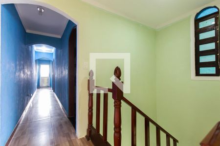 Corredor de casa para alugar com 3 quartos, 306m² em Parque Guaianazes, São Paulo