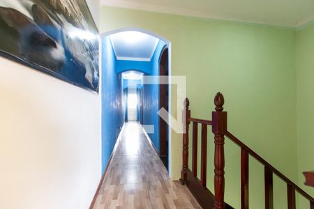 Corredor de casa para alugar com 3 quartos, 306m² em Parque Guaianazes, São Paulo