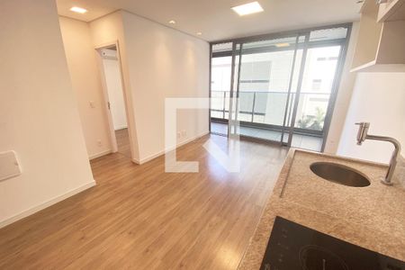 Sala/Cozinha de kitnet/studio para alugar com 1 quarto, 34m² em Pinheiros, São Paulo