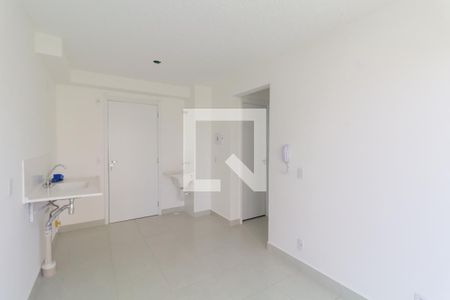 Sala/Cozinha de apartamento para alugar com 2 quartos, 36m² em Vila Carmosina, São Paulo
