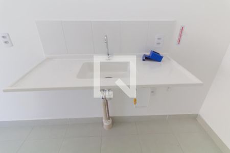 Sala/Cozinha de apartamento para alugar com 2 quartos, 36m² em Vila Carmosina, São Paulo