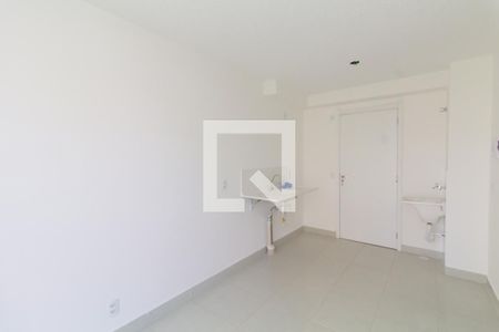 Sala/Cozinha de apartamento para alugar com 2 quartos, 36m² em Vila Carmosina, São Paulo