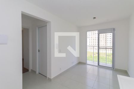 Sala/Cozinha de apartamento para alugar com 2 quartos, 36m² em Vila Carmosina, São Paulo