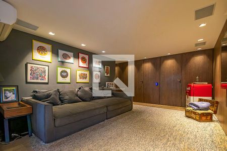 Sala íntima de apartamento à venda com 3 quartos, 352m² em Pinheiros, São Paulo