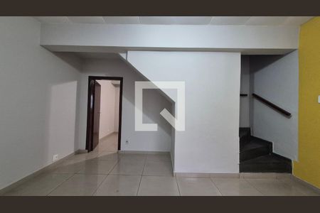 Sala de casa à venda com 2 quartos, 131m² em Campestre, Santo André