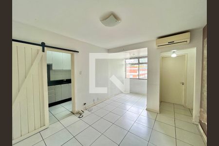 Sala de apartamento à venda com 1 quarto, 50m² em Ideal, Porto Alegre