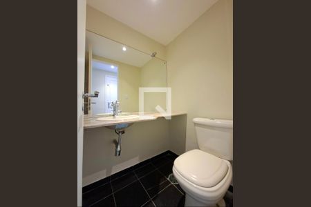 Lavabo de apartamento para alugar com 2 quartos, 120m² em Itaim Bibi, São Paulo