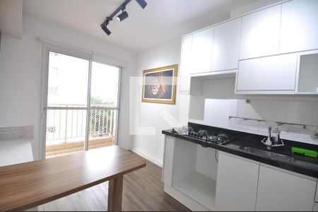 Sala/Cozinha de apartamento para alugar com 1 quarto, 29m² em Parque Vitoria, São Paulo