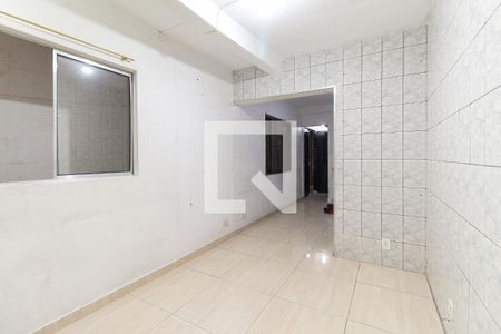 Cozinha de casa para alugar com 1 quarto, 23m² em Conjunto Residencial José Bonifácio, São Paulo