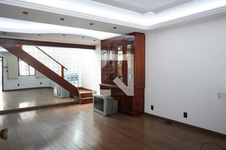 Casa à venda com 5 quartos, 250m² em Vila Gomes Cardim, São Paulo
