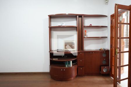 Casa à venda com 5 quartos, 250m² em Vila Gomes Cardim, São Paulo