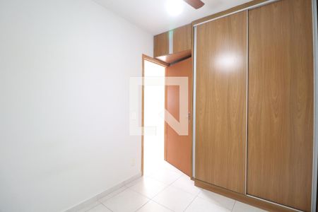 Quarto 1 de apartamento para alugar com 2 quartos, 51m² em Morumbi, Uberlândia