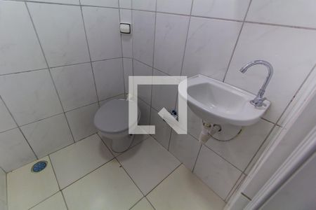 Banheiro de casa para alugar com 1 quarto, 30m² em Vila California, São Paulo