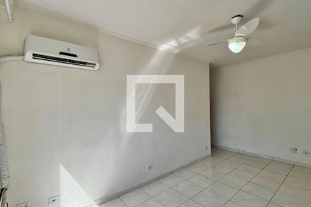 Sala de apartamento para alugar com 2 quartos, 71m² em Ponta da Praia, Santos