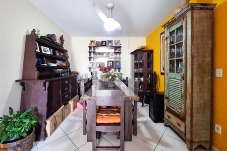 Sala de apartamento à venda com 2 quartos, 150m² em Icaraí, Niterói