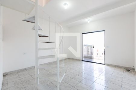 Quarto 2 de casa para alugar com 2 quartos, 150m² em Vila Chuca, São Paulo